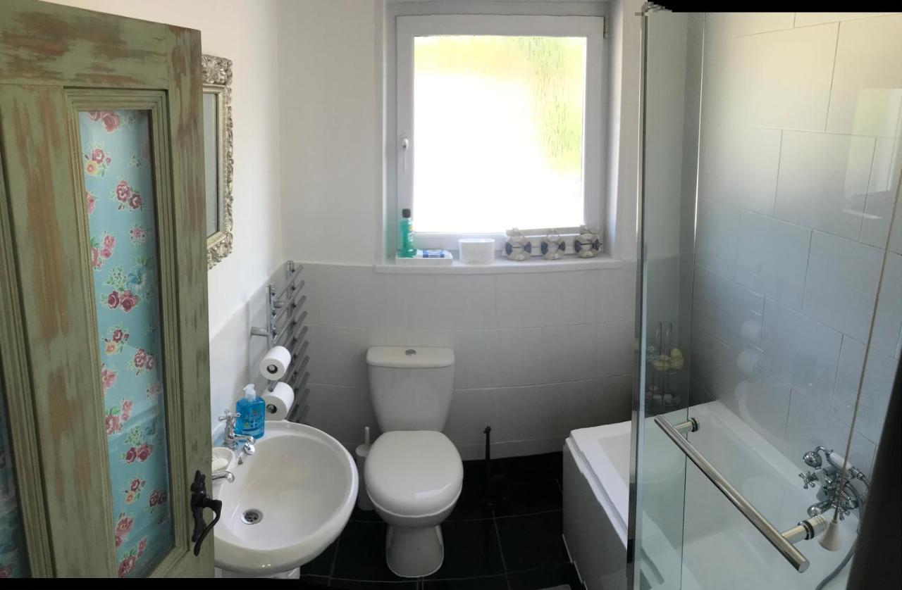 Charming 3 Bedroom House With A Warmth Character Glyn Neath Bagian luar foto